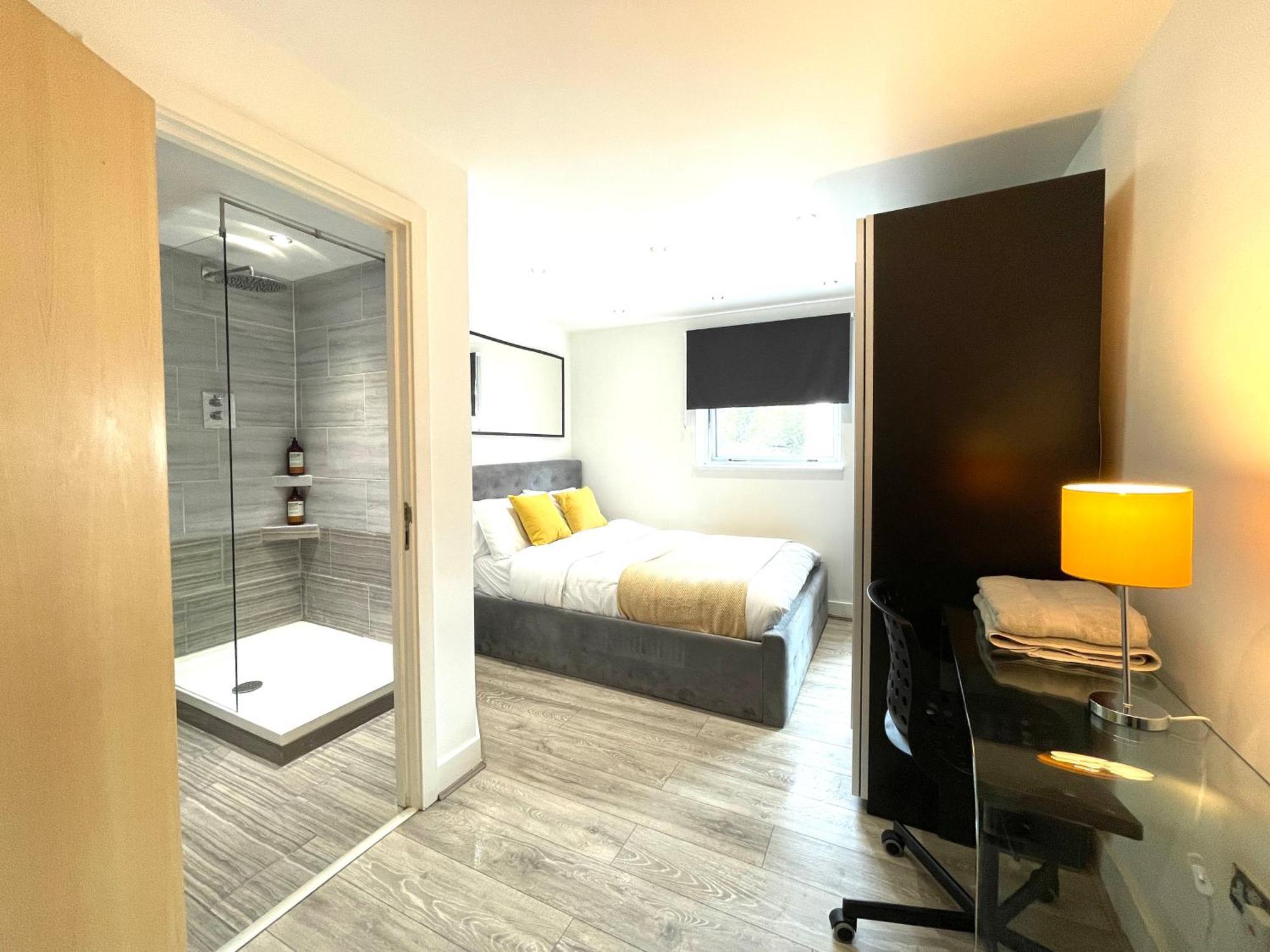 Rnm - Business Professionals Stay, Walsall City Centre, 2 Bedroom With Ensuite And Bathroom, Entire Place, Kitchen & Washroom With Amenities, Smart Tv, Easy Access, Fast Wifi, Parking Nearby, Great Transport Links Γουόλσολ Εξωτερικό φωτογραφία